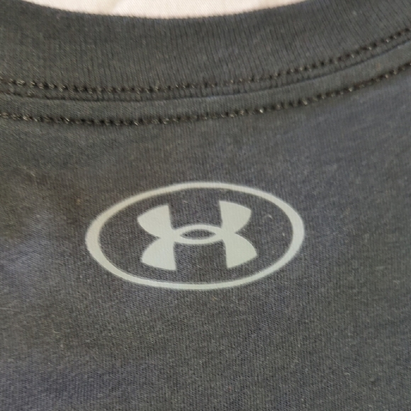 NEW Under Armour Black and White Short Sleeve Tee - Picture 7 of 12